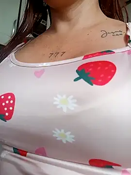 Snapshot of Queen_lorena chatting on October 9, 1:15 pm Queen lorena online show from October 9, 1:15 pm