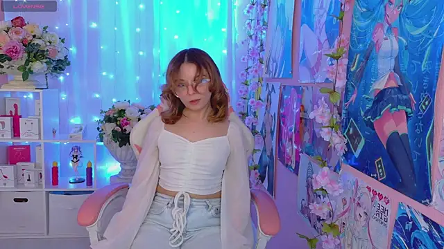 Coconut Mia online show from May 7, 6:22 pm
