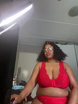 Snapshot of Nomthie chatting on September 25, 2:16 pm Nomthie online show from September 25, 2:16 pm