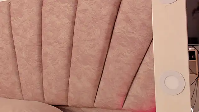 SavannahWildee online show from October 10, 1:05 pm