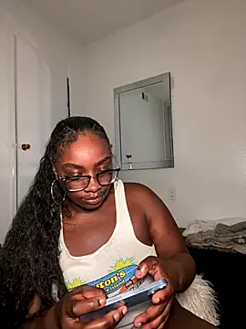 LillShayy online show from November 15, 6:58 am