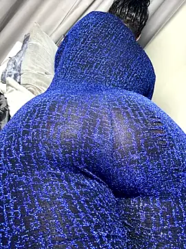 Hugemassivebootie online show from June 2, 5:14 pm