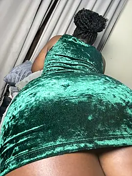 Hugemassivebootie online show from July 22, 6:31 pm