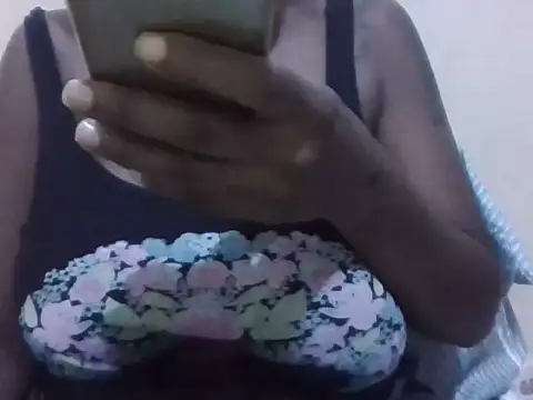 Snapshot of Sexxy_bre chatting on September 25, 5:01 pm Sexxy bre online show from September 25, 5:01 pm