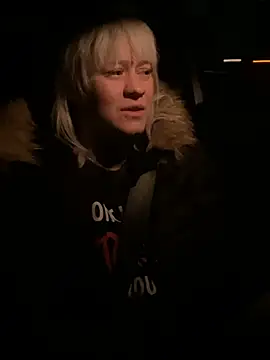 poussichienne online show from February 20, 4:33 am