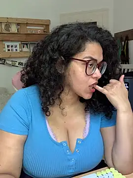 Curvydesifromgermany online show from June 22, 11:29 am