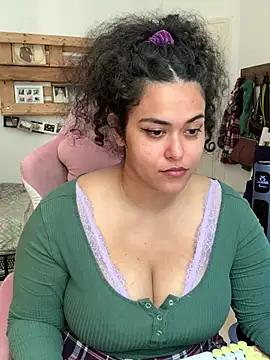 Curvydesifromgermany online show from July 13, 10:05 am