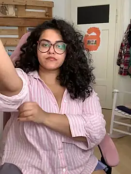 Curvydesifromgermany online show from August 4, 9:37 am