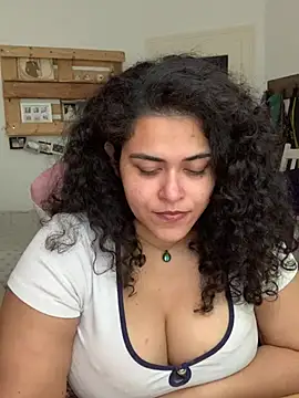 Curvydesifromgermany online show from July 9, 1:35 pm