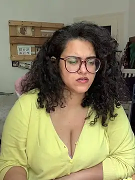 Curvydesifromgermany online show from July 7, 1:58 pm