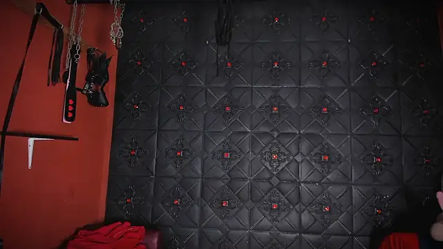 annavi  online show from March 18, 7:30 pm