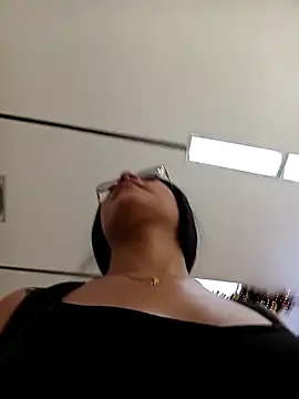 -VICKKY online show from November 26, 10:11 pm