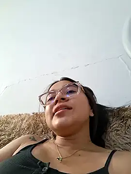 -VICKKY online show from May 12, 7:31 pm