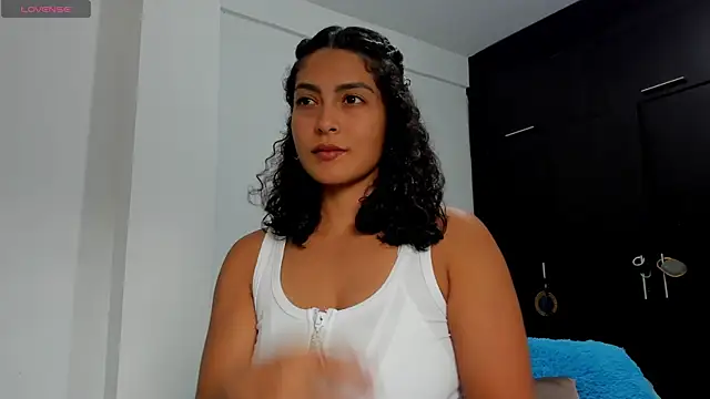 sofiaparker8 online show from April 30, 8:03 pm