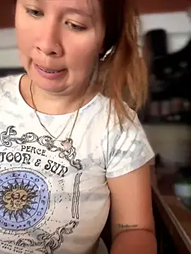 Emiily lee online show from July 30, 2:18 pm