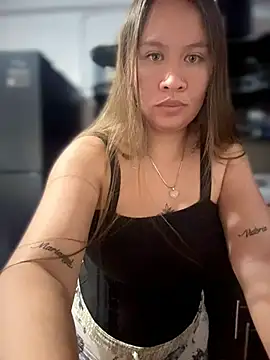 Emiily lee online show from July 31, 10:33 pm