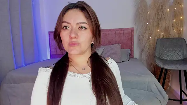 Sofiawilson  online show from December 17, 1:59 pm