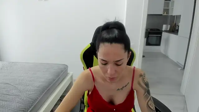 Emmapmg online show from July 15, 11:48 am