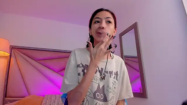 BonnieCute  online show from November 12, 11:36 pm