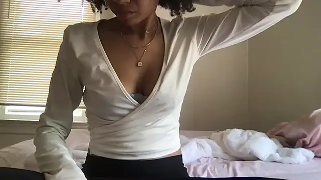 loveofbea online show from May 4, 5:17 pm