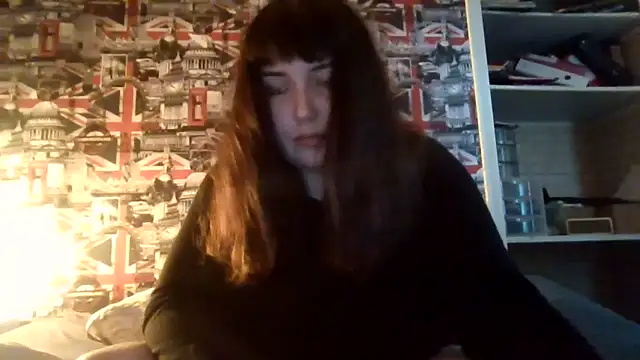 Lynylou online show from October 22, 1:49 pm