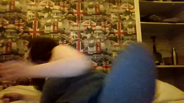 Lynylou online show from December 21, 8:35 pm