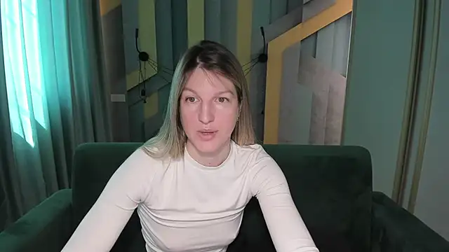 EmilyWalkeri online show from May 1, 7:22 am
