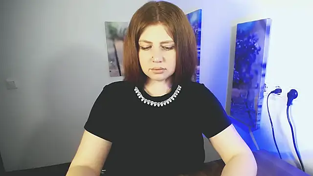 Lizzy Love online show from May 15, 9:45 am
