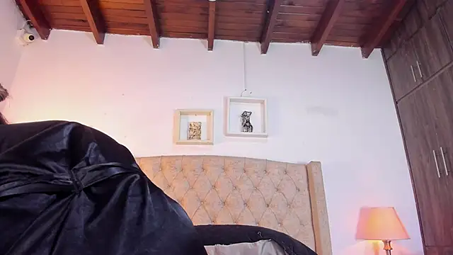 allisson m online show from November 18, 12:06 pm