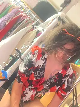 gurlnips online show from November 25, 10:39 am