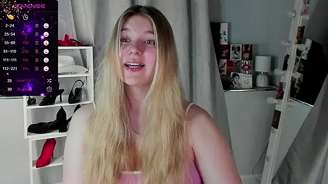 Rebecca Kelly online show from March 18, 6:29 am