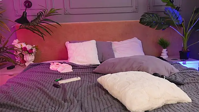 Liv Fay online show from July 28, 4:51 pm