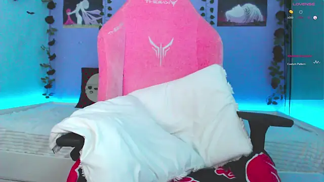 Scarlettsrorm online show from September 14, 5:49 am