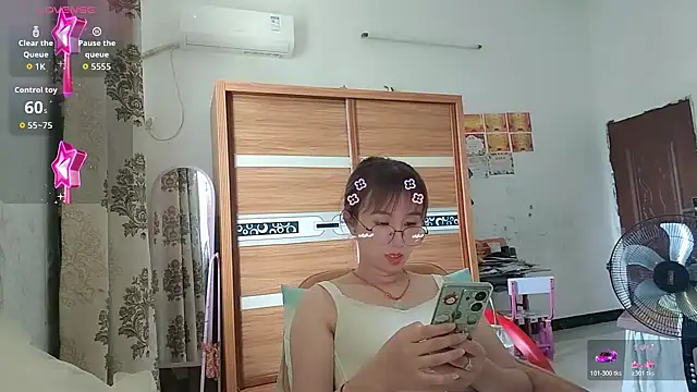 Lili 666 online show from July 2, 6:52 am