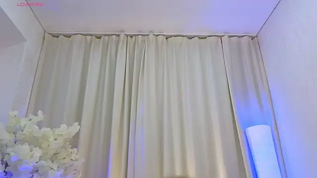 JessRosen online show from November 14, 3:28 am