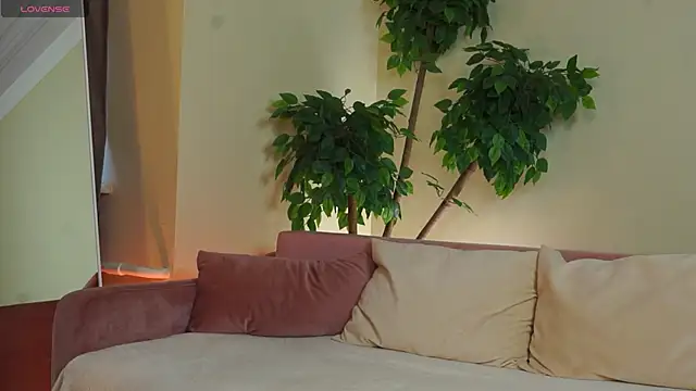 JessRosen online show from February 27, 3:39 am