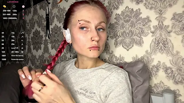 MarthaGees online show from December 1, 6:32 pm