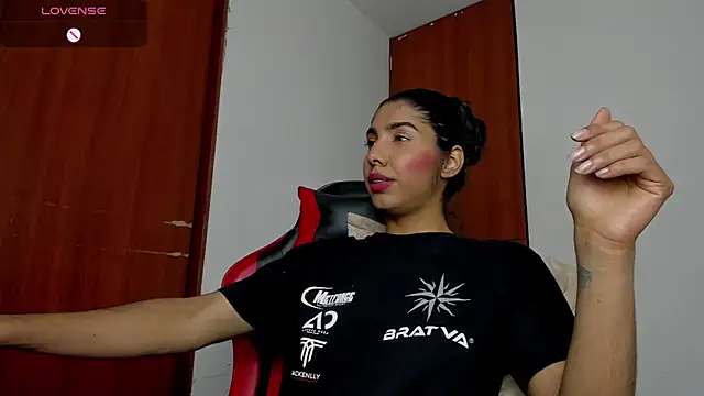 jasmine bunny  online show from April 30, 10:36 pm