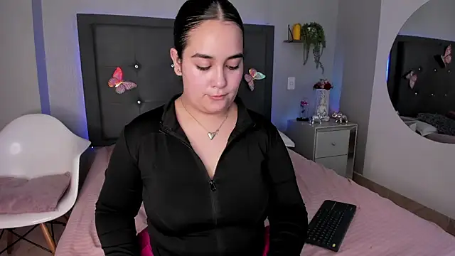 emma lye online show from July 6, 6:43 pm