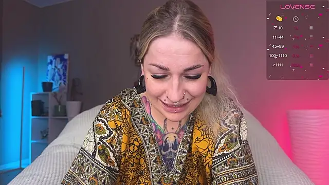 Tanya Acid online show from March 5, 3:41 pm