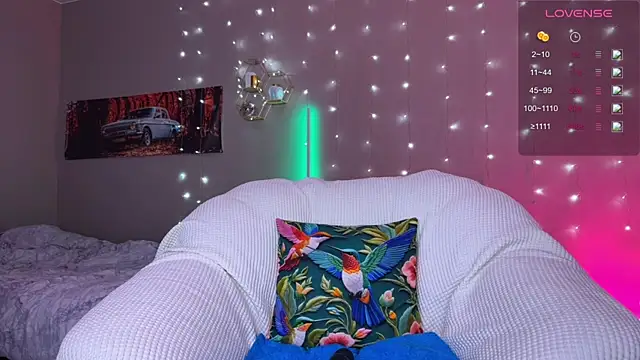 Tanya Acid online show from July 25, 6:09 am