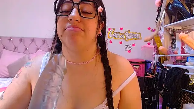 lanaqueen699 online show from July 31, 9:05 pm