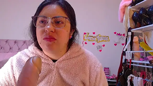 lanaqueen699 online show from June 9, 12:15 pm