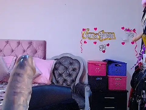 lanaqueen699 online show from July 17, 12:53 pm