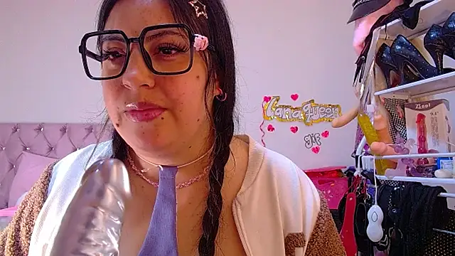lanaqueen699 online show from July 28, 7:39 pm
