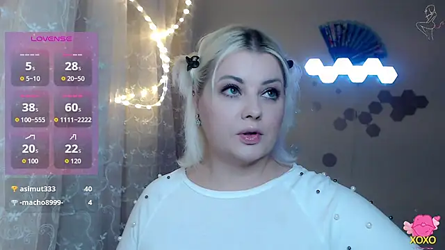 JewellKiss7 online show from December 1, 6:32 pm