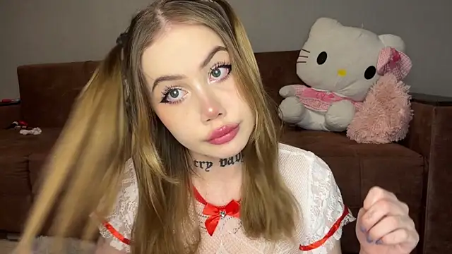 hanna cry baby online show from April 6, 9:38 pm