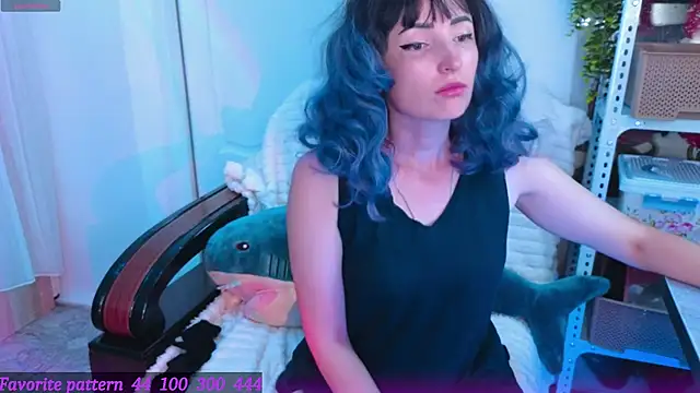 Toxic Ellies online show from June 30, 3:00 pm