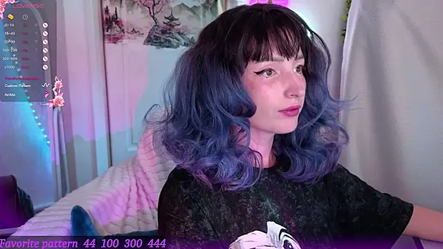 Toxic Ellies online show from July 1, 3:33 pm