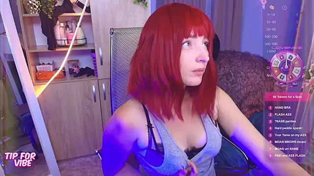 Toxic Ellies online show from September 19, 3:33 pm